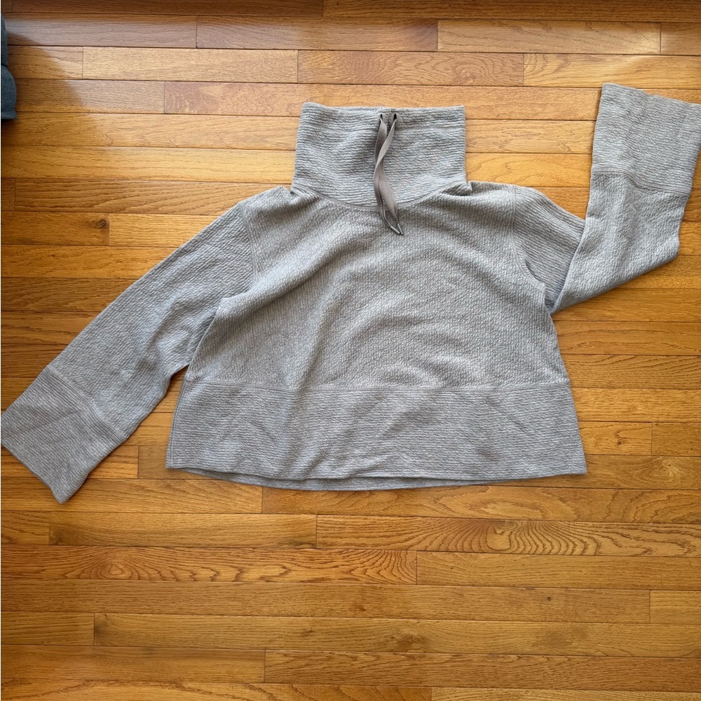 Lululemon Retreat Yourself Pullover
Heathered Soft Sand